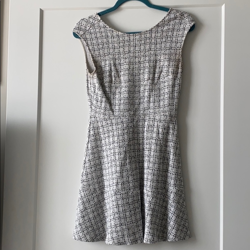 Loft black and white cap sleeved dress